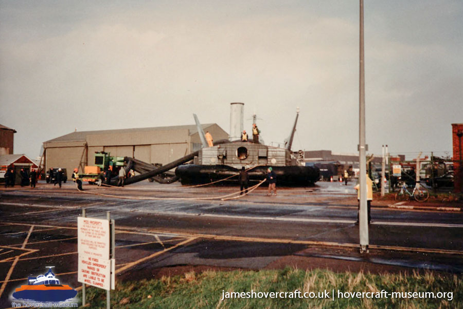 BH7 being moved to The Hovercraft Museum -  (credit: The <a href='http://www.hovercraft-museum.org/' target='_blank'>Hovercraft Museum Trust</a>).